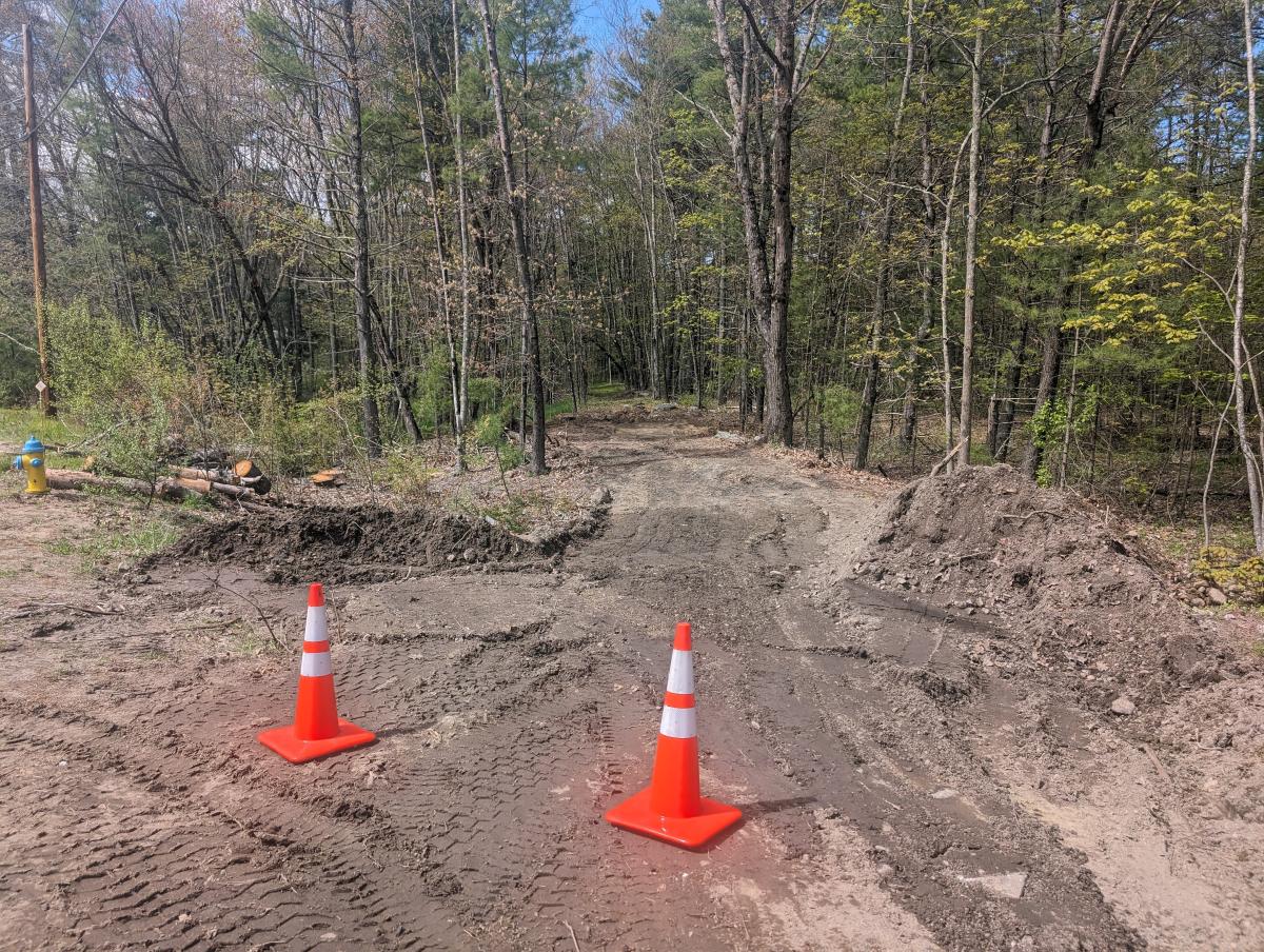 A photo of the NH 122, along the route of Amherst North-03