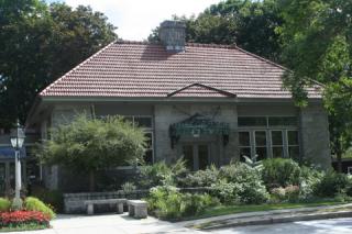 Amherst Town Library facade